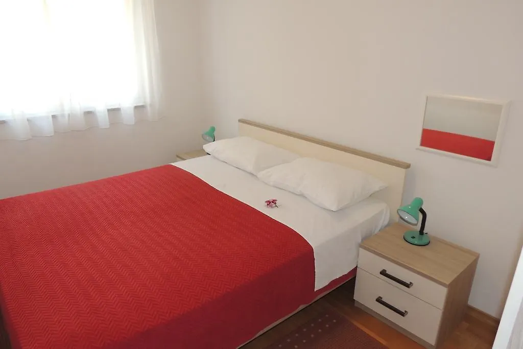 Villa Pineta Fazana 0*,  Croatia